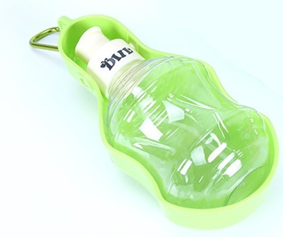 Traveling Dog Hanging Water Bottle – Portable Pet Dispenser (250ml & 500ml)